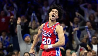 76人惨淡开局也有惊喜出现，新秀麦凯恩带来新希望